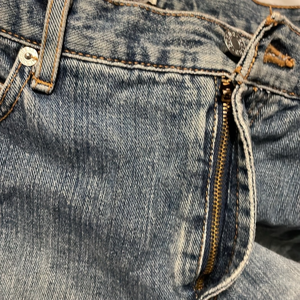 Guess - Picture 9 of 10